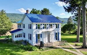 Stunning Renovated 1837 Farmhouse - Bellefonte, Pennsylvania