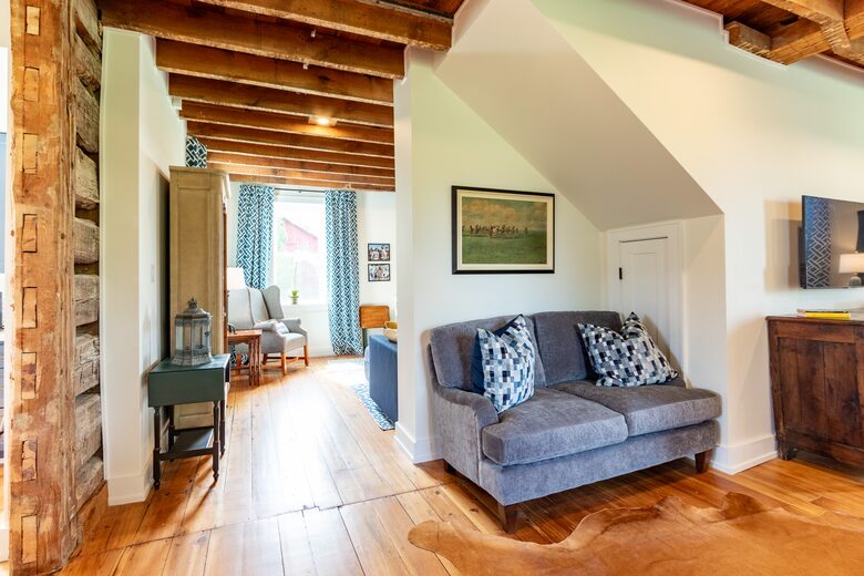Stunning Renovated 1837 Farmhouse - Bellefonte, Pennsylvania