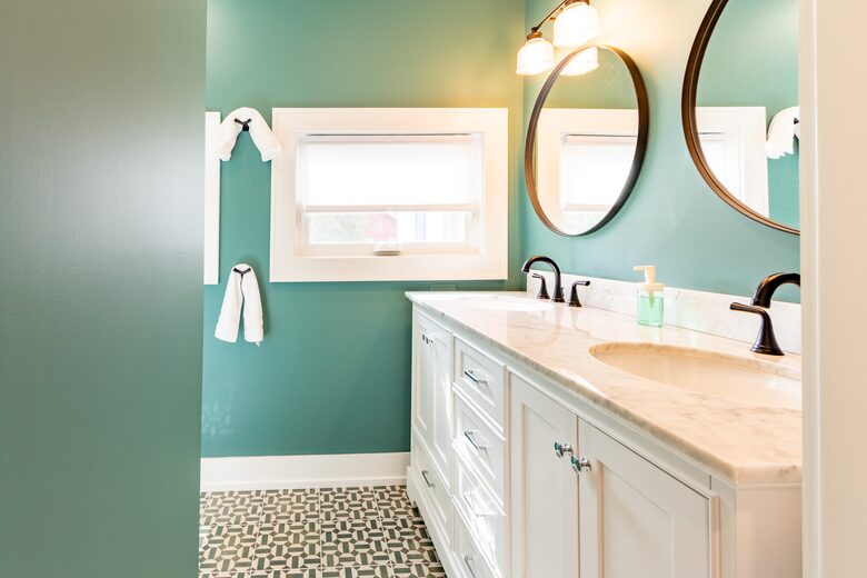 Stunning Renovated 1837 Farmhouse - Bellefonte, Pennsylvania
