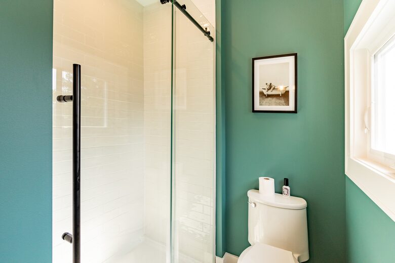 Stunning Renovated 1837 Farmhouse - Bellefonte, Pennsylvania