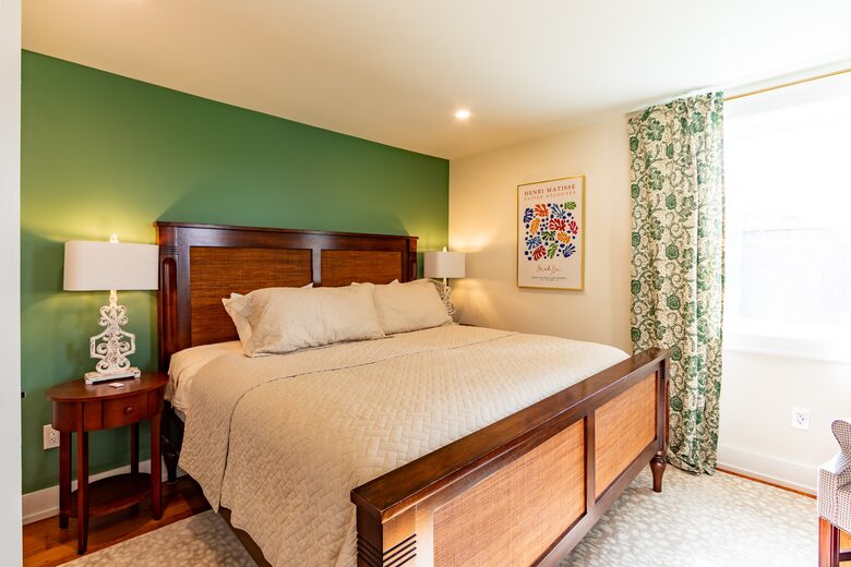 Stunning Renovated 1837 Farmhouse - Bellefonte, Pennsylvania