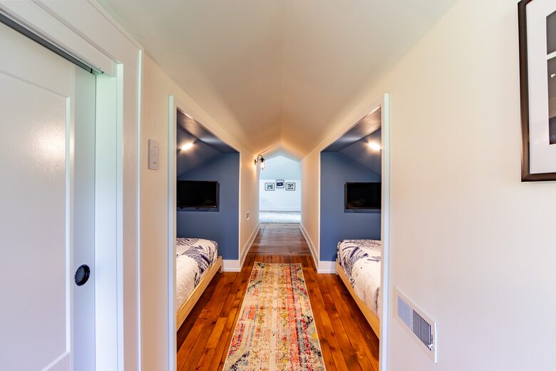 Stunning Renovated 1837 Farmhouse - Bellefonte, Pennsylvania