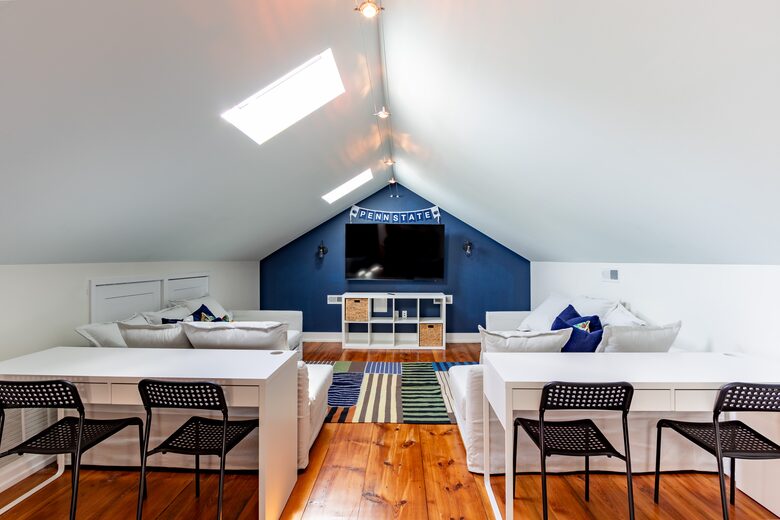 Stunning Renovated 1837 Farmhouse - Bellefonte, Pennsylvania