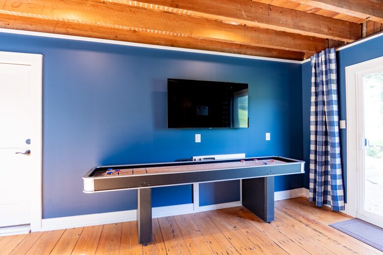 Stunning Renovated 1837 Farmhouse - Bellefonte, Pennsylvania