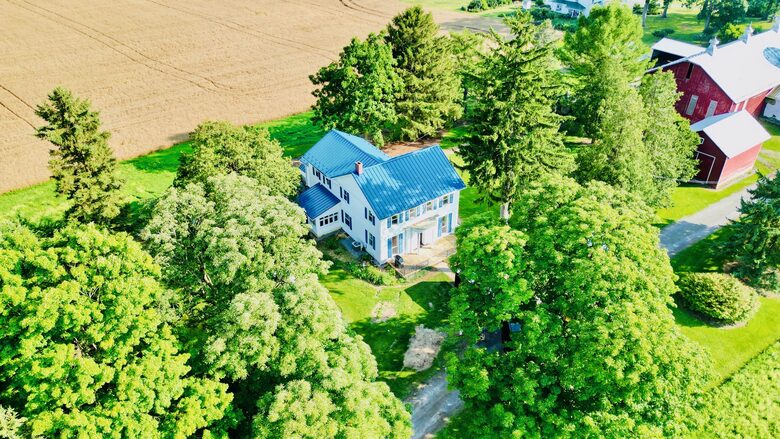 Stunning Renovated 1837 Farmhouse - Bellefonte, Pennsylvania