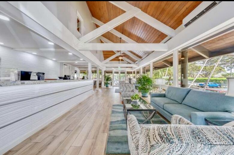 Maui Oceanfront, Stunning view! Sunshine, Ocean Activities, Golf, Pickleball, Tennis and World Class Restaurants! - Lahaina, Hawaii