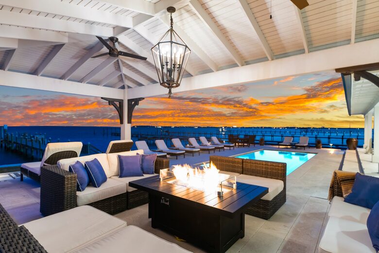Bayfront Modern Getaway with a Pool - Panama City, Florida