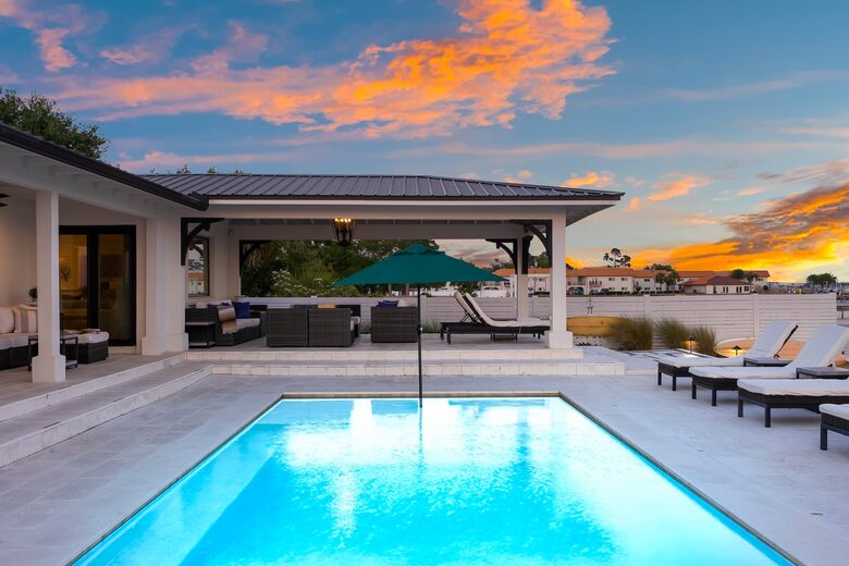 Bayfront Modern Getaway with a Pool - Panama City, Florida