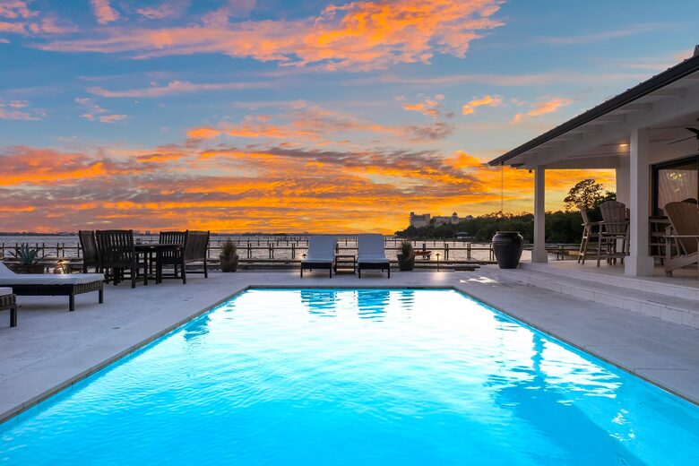 Bayfront Modern Getaway with a Pool - Panama City, Florida