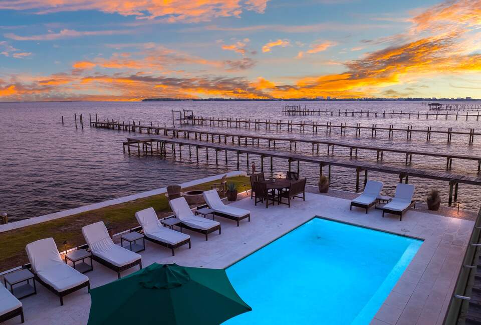 Bayfront Modern Getaway with a Pool - Panama City, Florida