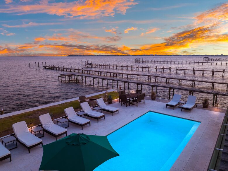 Bayfront Modern Getaway with a Pool - Panama City, Florida