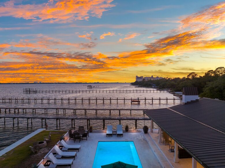 Bayfront Modern Getaway with a Pool - Panama City, Florida