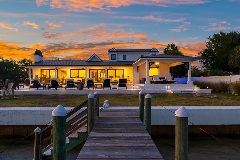 Bayfront Modern Getaway with a Pool - Panama City, Florida