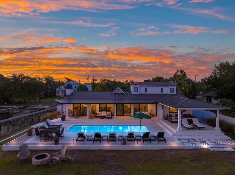 Bayfront Modern Getaway with a Pool - Panama City, Florida