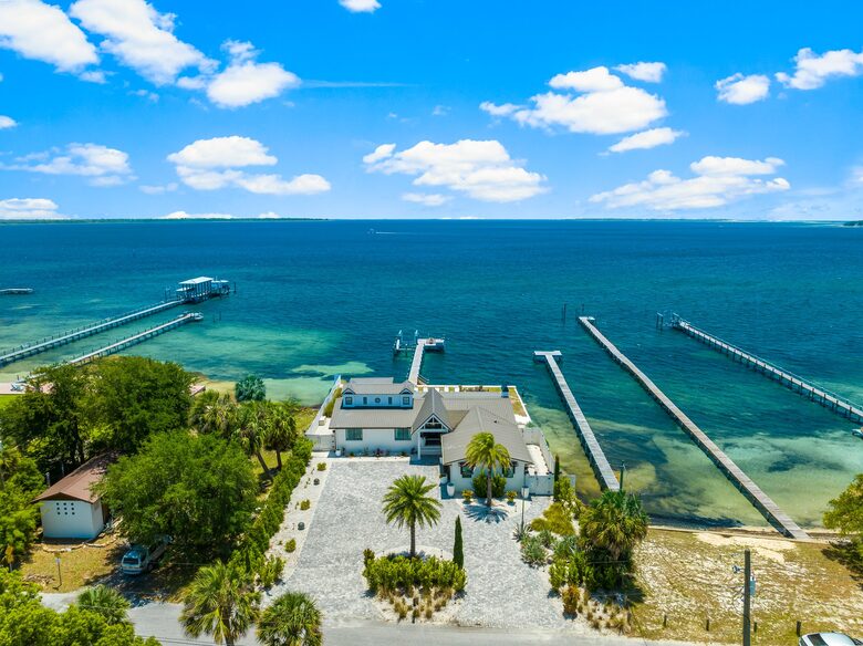 Bayfront Modern Getaway with a Pool - Panama City, Florida
