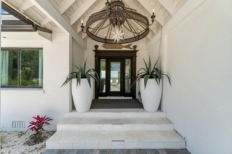 Bayfront Modern Getaway with a Pool - Panama City, Florida
