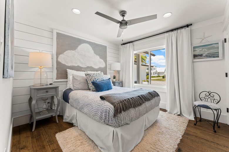 Bayfront Modern Getaway with a Pool - Panama City, Florida