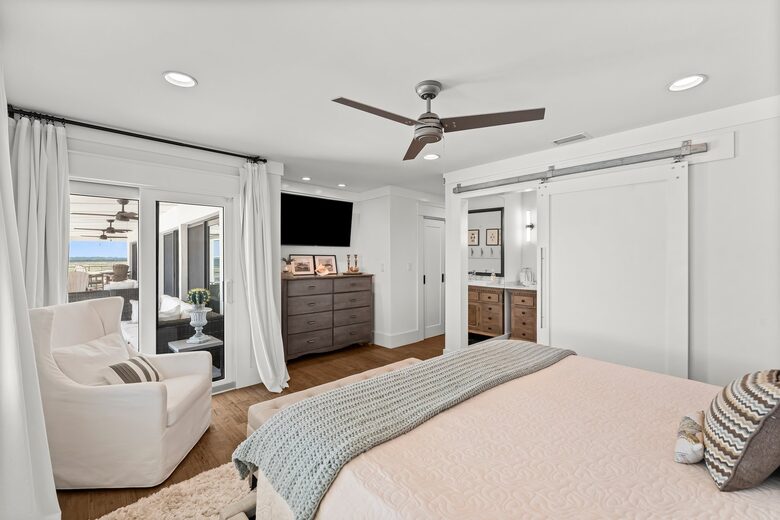 Bayfront Modern Getaway with a Pool - Panama City, Florida
