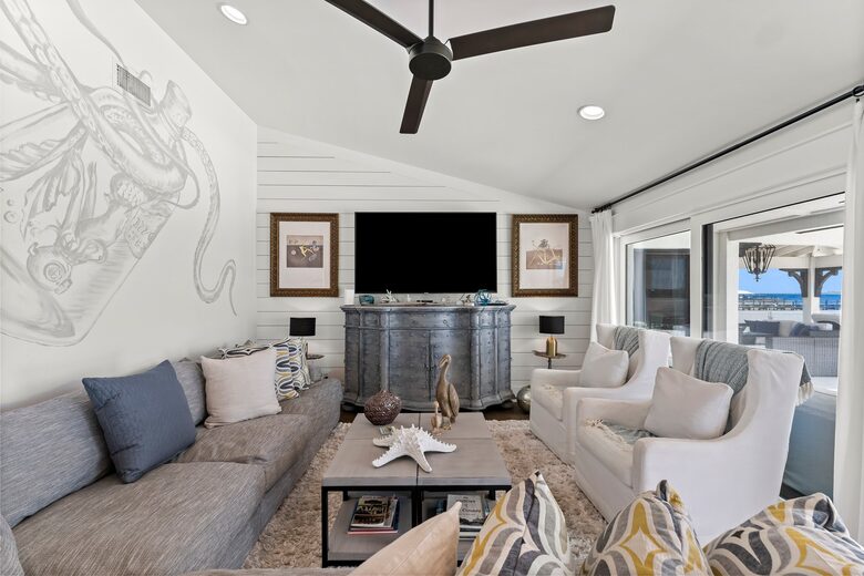 Bayfront Modern Getaway with a Pool - Panama City, Florida