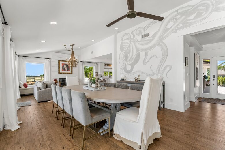 Bayfront Modern Getaway with a Pool - Panama City, Florida