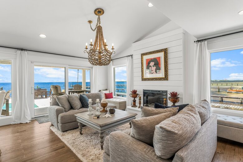 Bayfront Modern Getaway with a Pool - Panama City, Florida