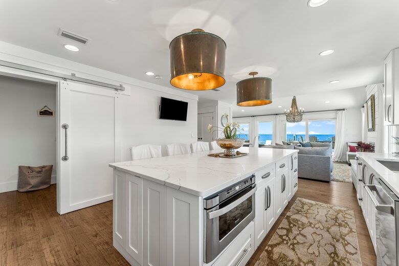 Bayfront Modern Getaway with a Pool - Panama City, Florida