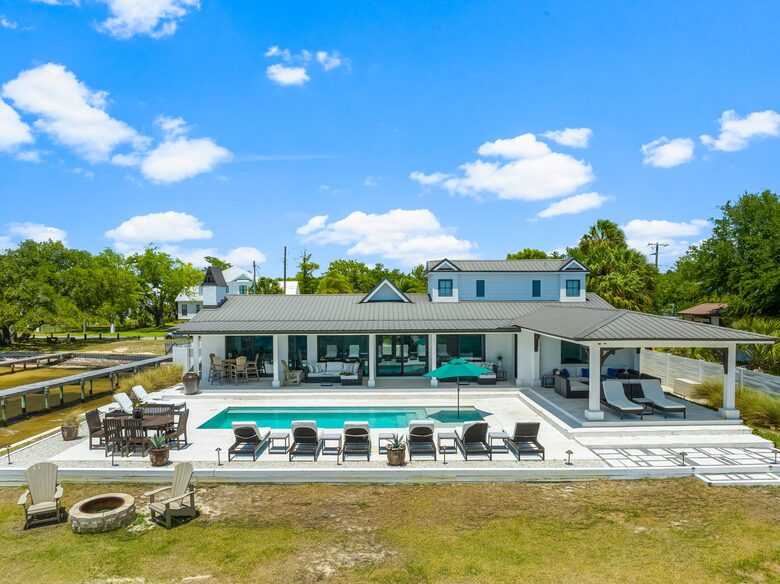 Bayfront Modern Getaway with a Pool - Panama City, Florida