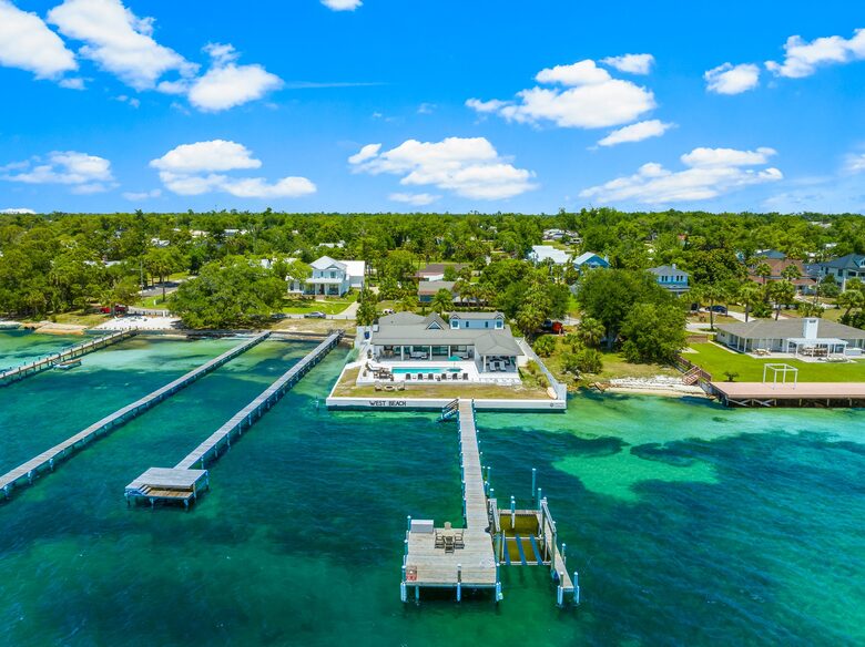 Bayfront Modern Getaway with a Pool - Panama City, Florida