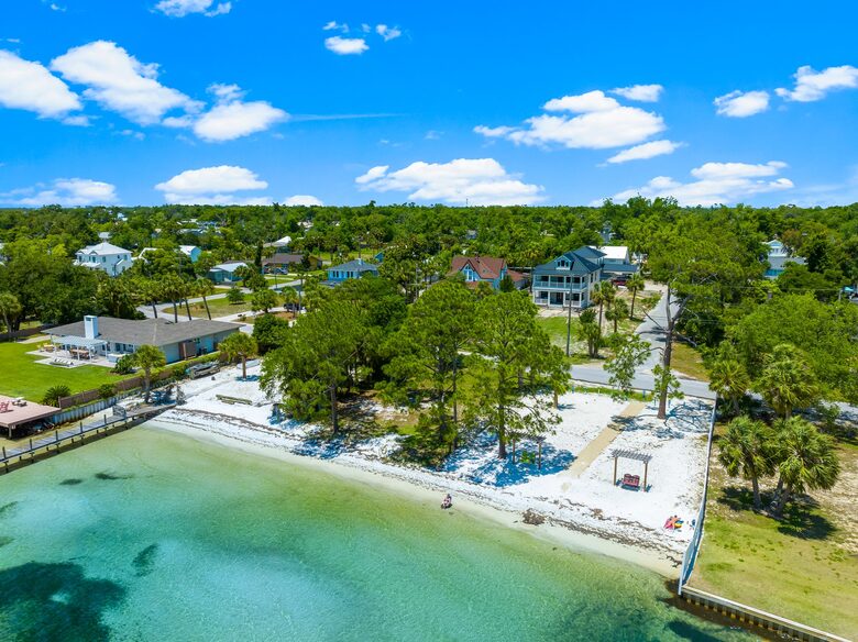 Bayfront Modern Getaway with a Pool - Panama City, Florida