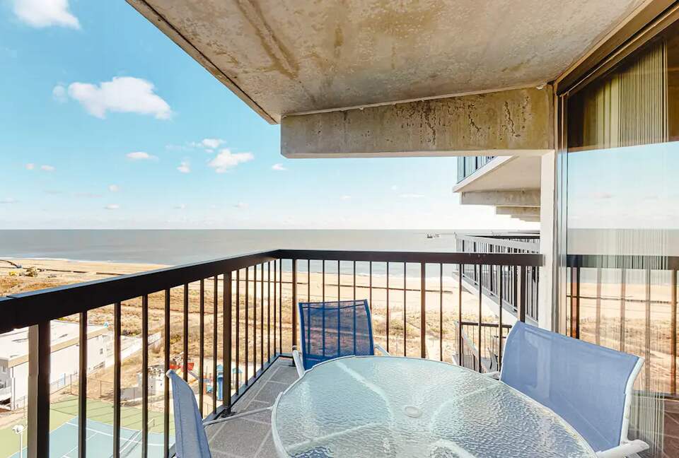 Ocean Front Villa Located on the 9th Floor - Ocean City, Maryland