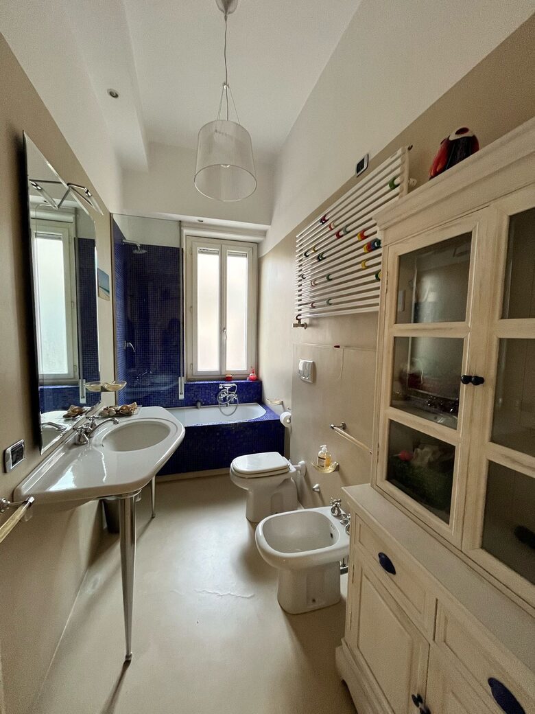 Bathroom with tub