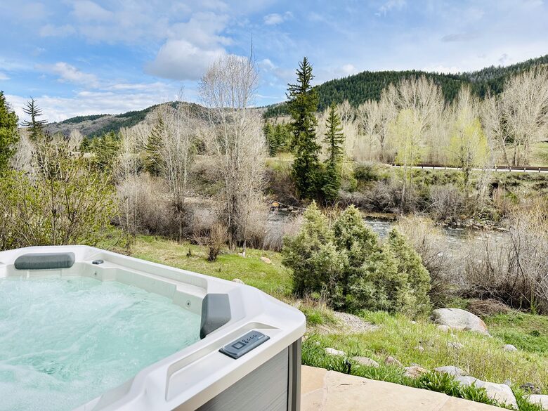 River Ranch Ski Chalet - Edwards, Colorado