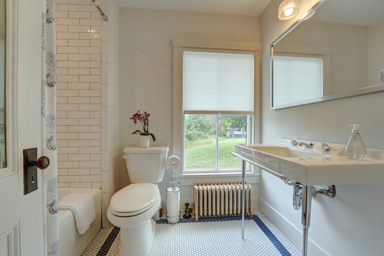 York River Farmhouse | Classic Maine Charm with Modern Day Luxury - York, Maine