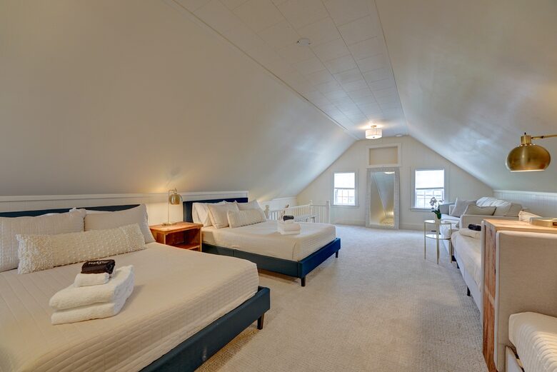 York River Farmhouse | Classic Maine Charm with Modern Day Luxury - York, Maine