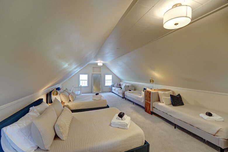 York River Farmhouse | Classic Maine Charm with Modern Day Luxury - York, Maine