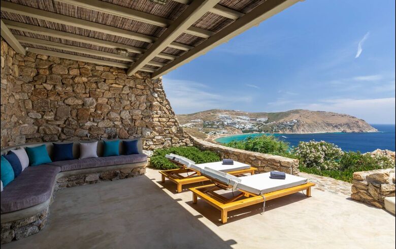 Guest suite pergola