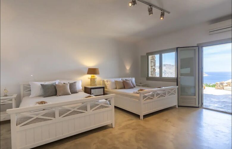Separate guest suite with two queen beds