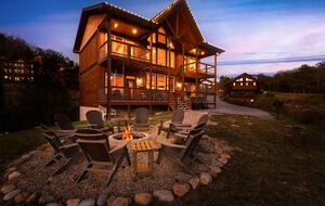 Luxury Cabin GETAWAY-Location-View-HotTub+more - Sevierville, Tennessee