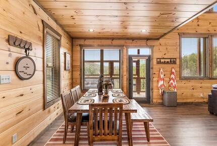 Luxury Cabin GETAWAY-Location-View-HotTub+more - Sevierville, Tennessee