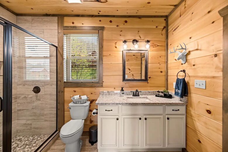 Luxury Cabin GETAWAY-Location-View-HotTub+more - Sevierville, Tennessee