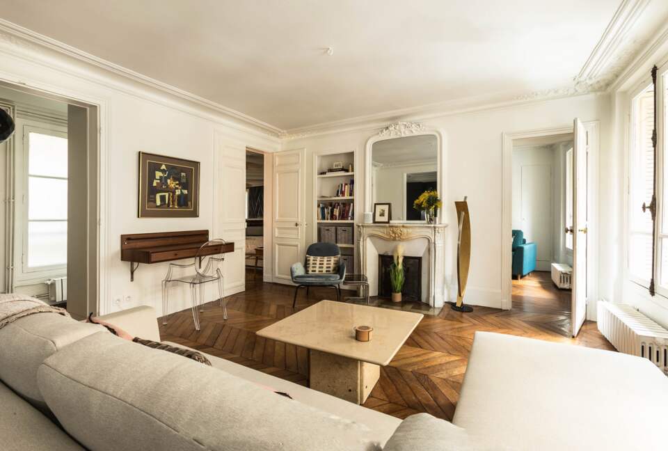 Renovated Haussmannian Apartment Near Rue Des Martyrs - Paris, France