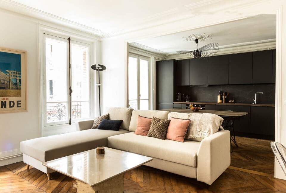 Renovated Haussmannian Apartment Near Rue Des Martyrs - Paris, France