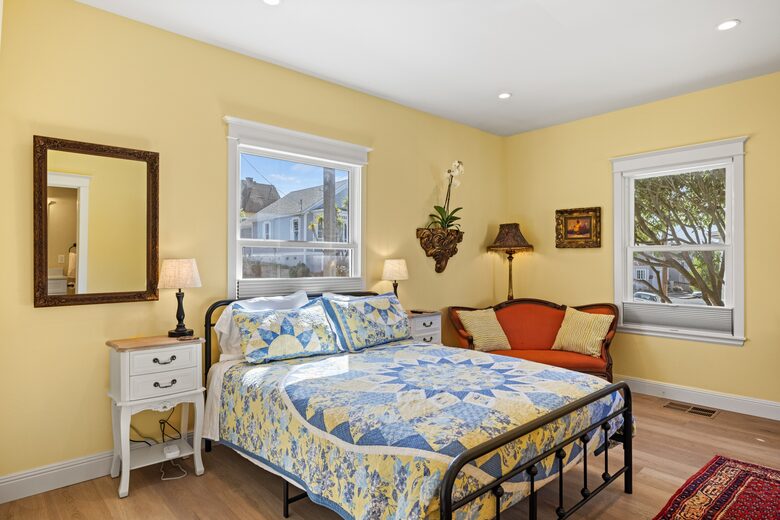 Second bedroom with ocean view