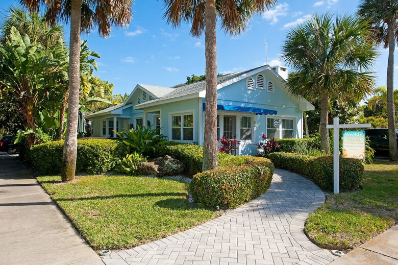 Beautiful Clearwater Beach Home & Cottage | Across from Beach - Clearwater Beach, Florida