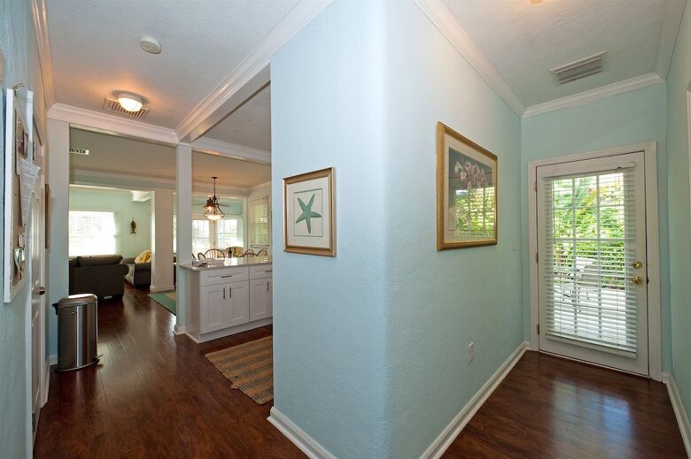 Beautiful Clearwater Beach Home & Cottage | Across from Beach - Clearwater Beach, Florida