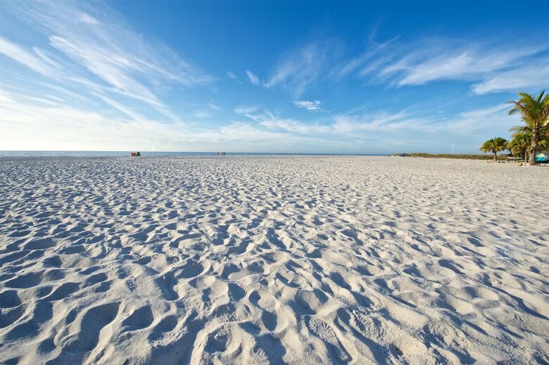 Beautiful Clearwater Beach Home & Cottage | Across from Beach - Clearwater Beach, Florida