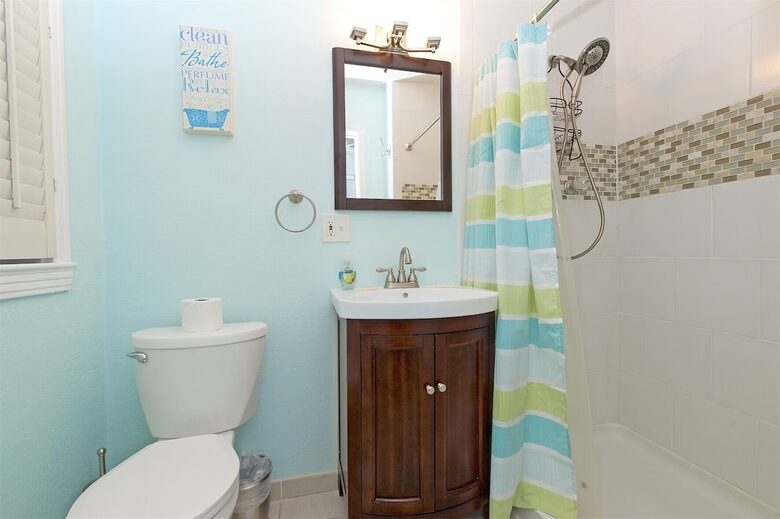 Beautiful Clearwater Beach Home & Cottage | Across from Beach - Clearwater Beach, Florida
