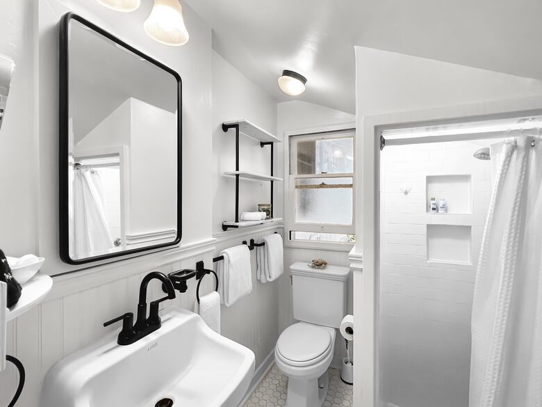 Kai Mele | Beachside Bungalow - Kailua, Hawaii