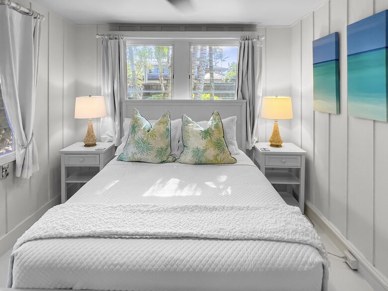 Kai Mele | Beachside Bungalow - Kailua, Hawaii