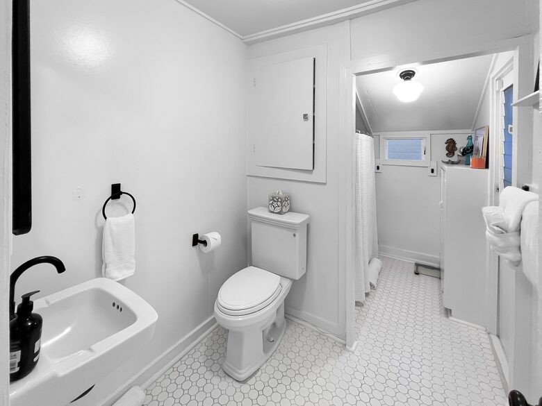 Kai Mele | Beachside Bungalow - Kailua, Hawaii